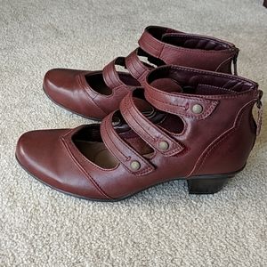 {Firm price} Earth Serano Strappy Mary-Jane Bootie